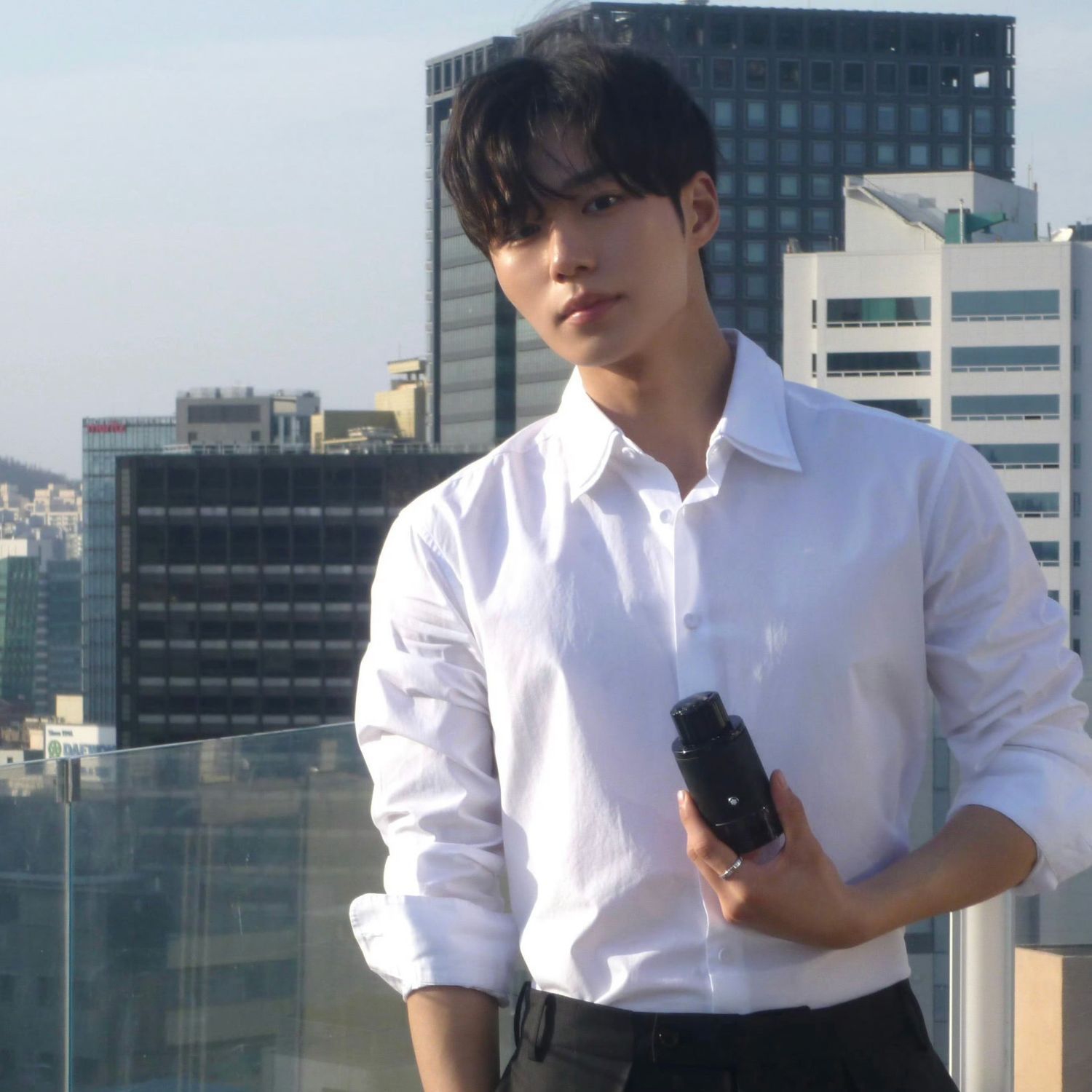Behind-the-scenes cut of Kim Junseo (ALPHA DRIVE ONE)