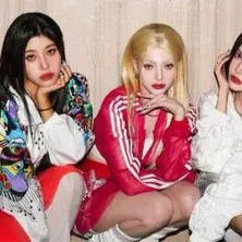 A moment captured by X:IN's fan