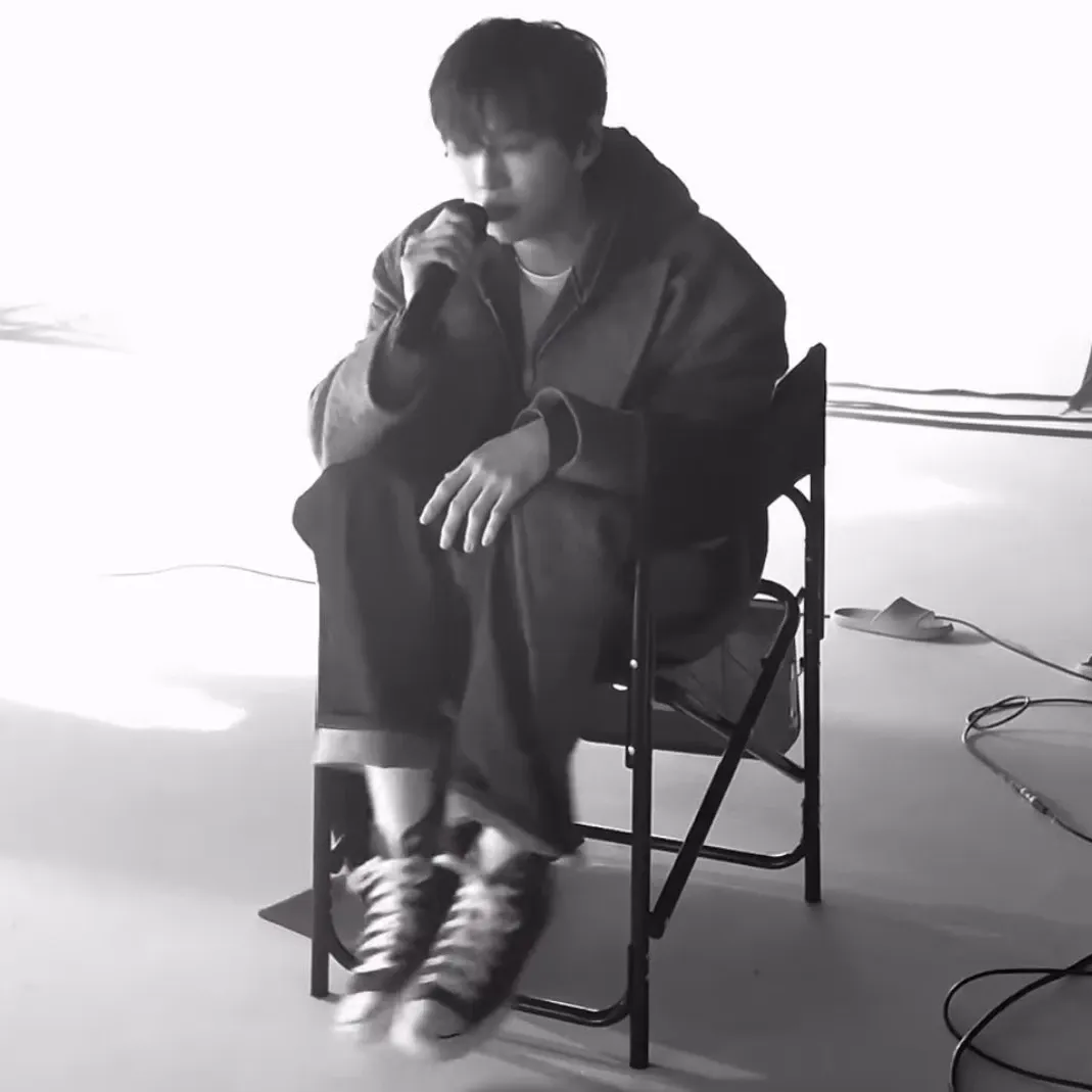 A moment captured by Kang Daniel's fan