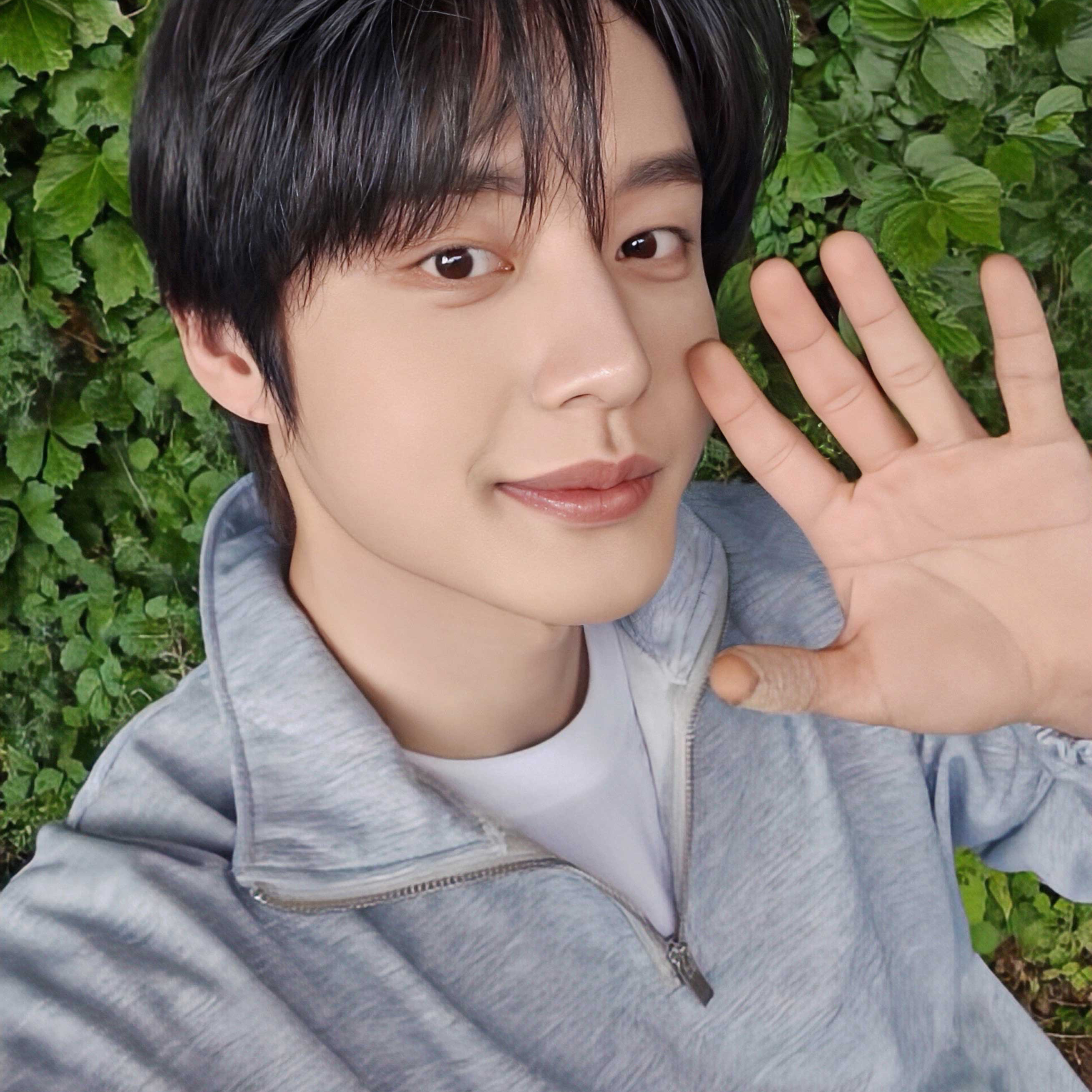 A moment captured by Kim Jiwoong (ZEROBASEONE)'s fan