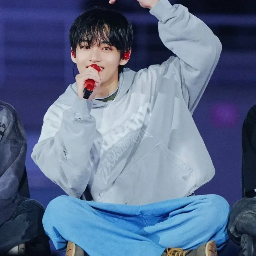 V (BTS)の最近の活動写真