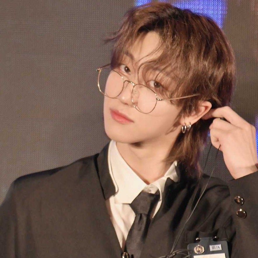 Behind-the-scenes cut of The 8 (SEVENTEEN)