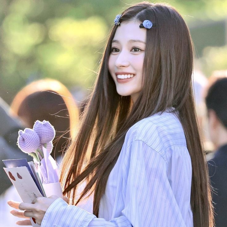 Momen yang diabadikan oleh penggemar Sana (TWICE)