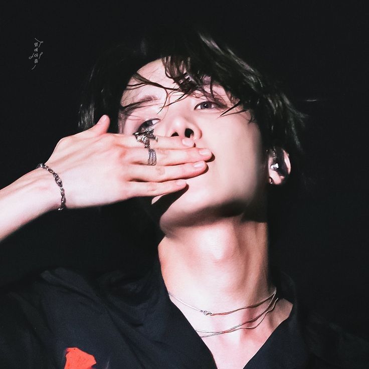 Momen yang diabadikan oleh penggemar j-hope (BTS)