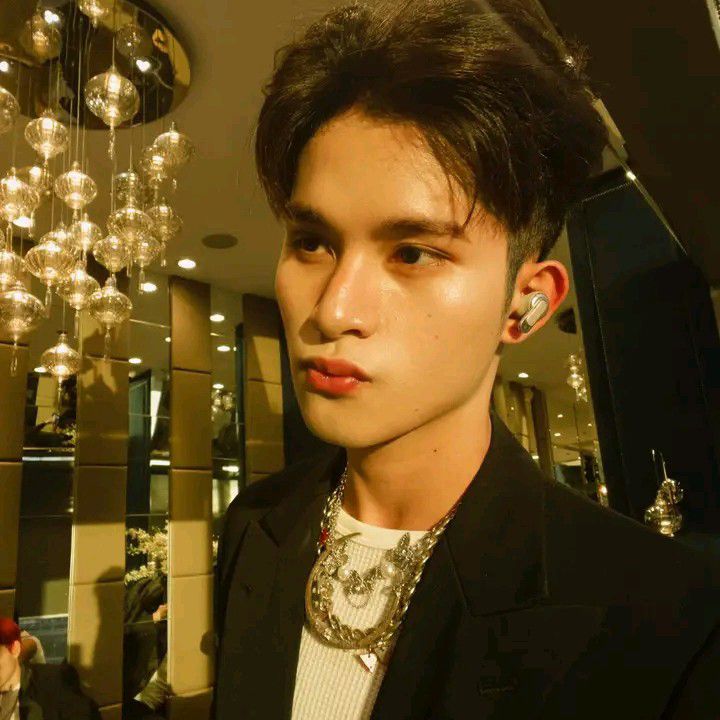 Recent activity shot of Winston (HORI7ON)