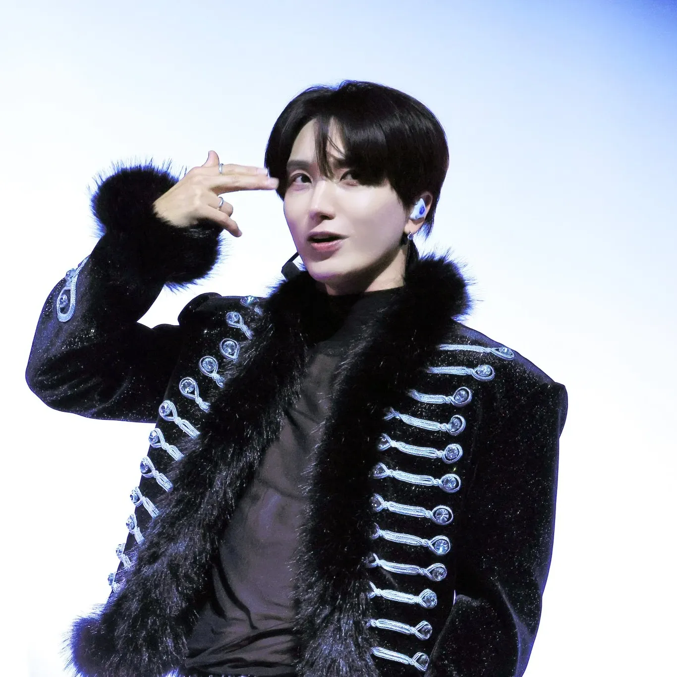 A moment captured by Leeteuk (Super Junior)'s fan
