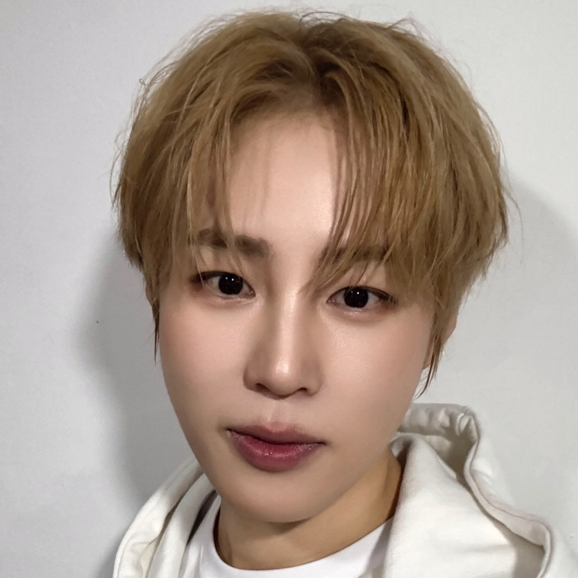 하성운 최근 활동샷