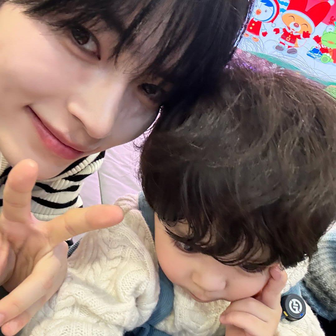 A moment captured by Sung Hanbin (ZEROBASEONE)'s fan