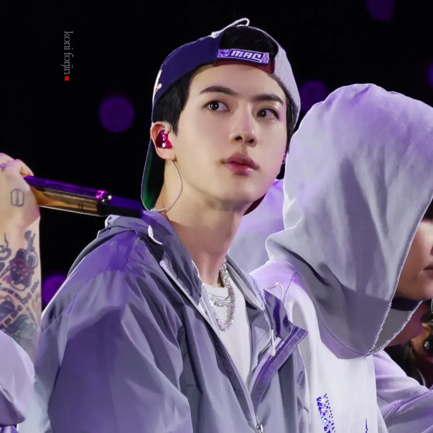 Potret di balik layar Jin (BTS)