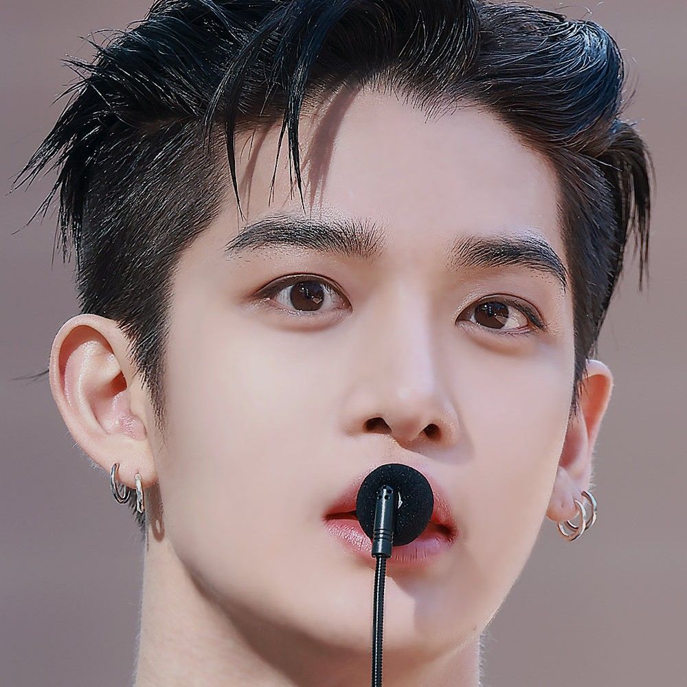 Recent activity shot of Bae Jinyoung