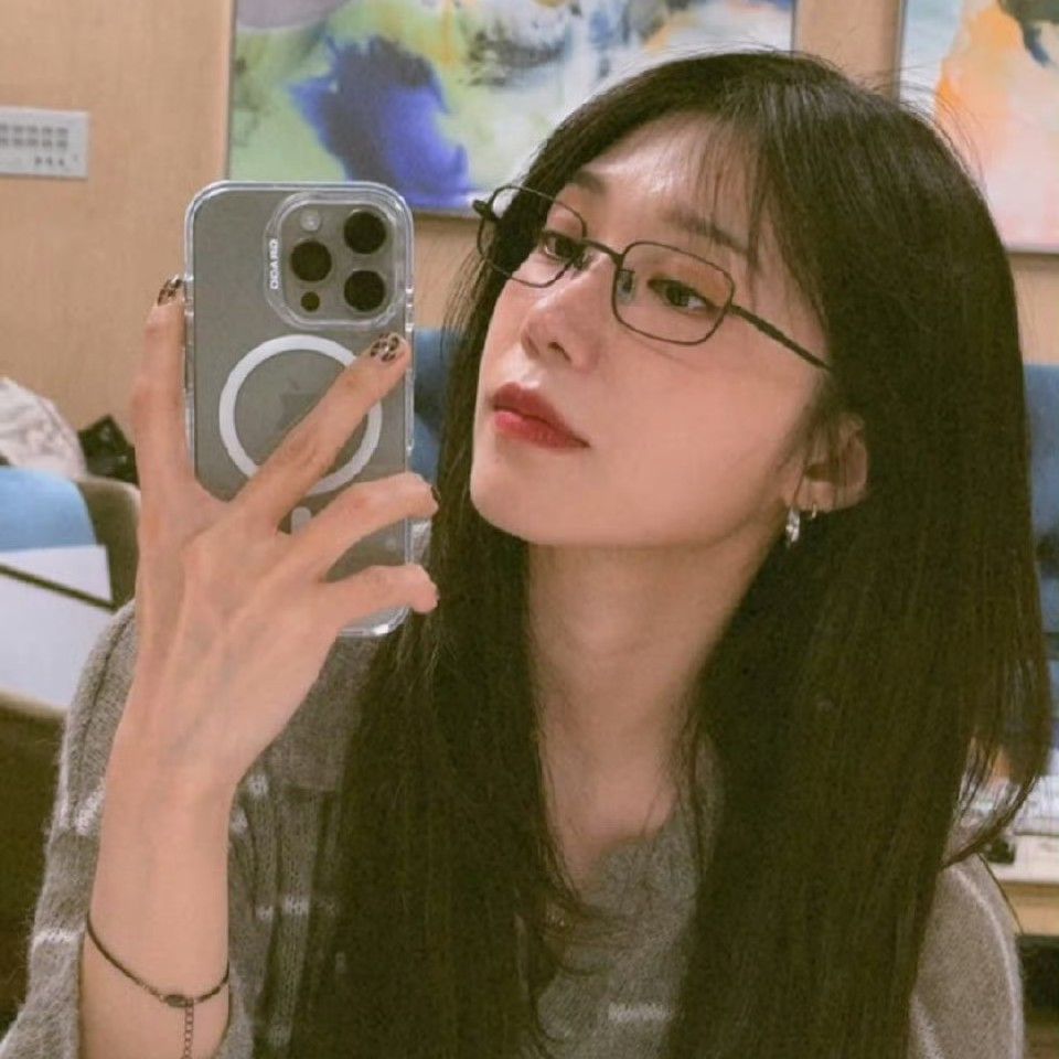 A moment captured by Jeong Eunji (Apink)'s fan