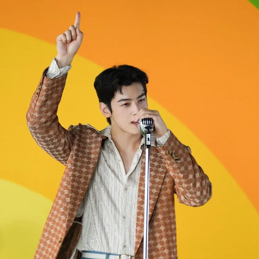 Recent activity shot of Eunwoo (ASTRO)