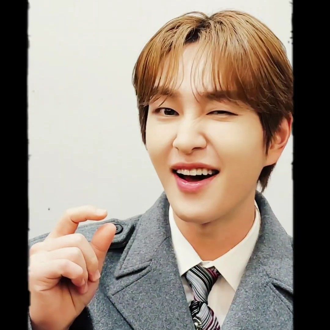 Latest photo of Onew (SHINee)