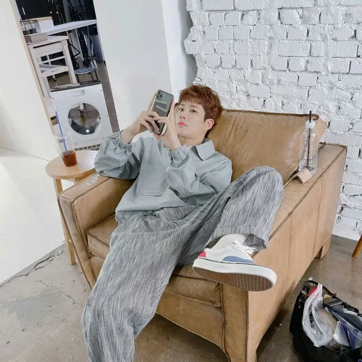 Behind-the-scenes cut of MJ (ASTRO)