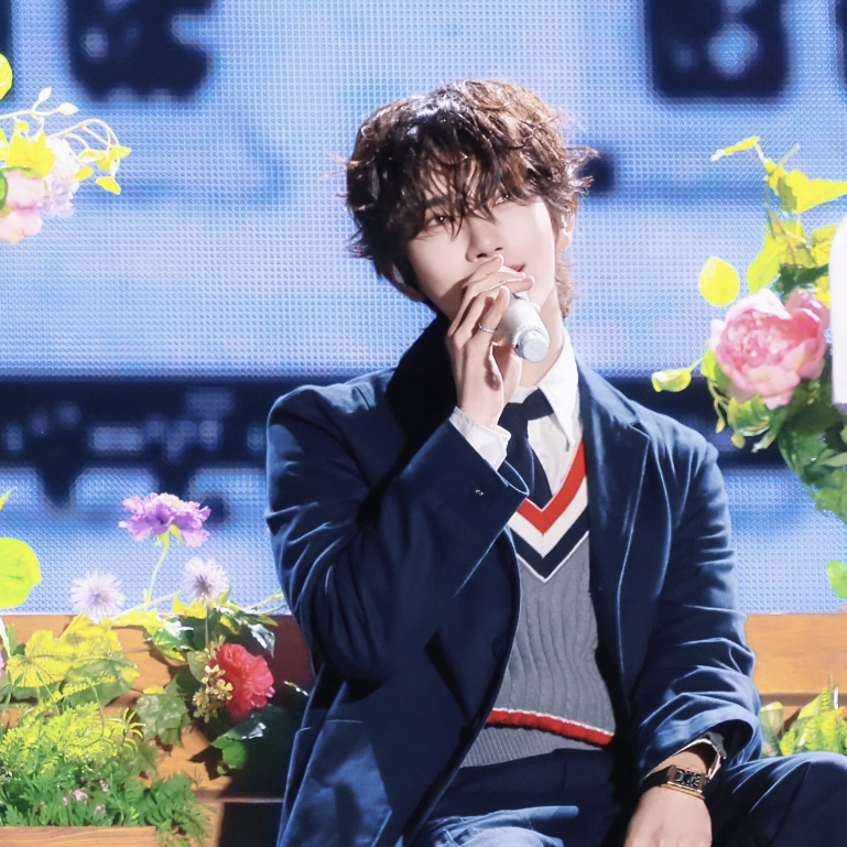 Latest photo of Joshua (SEVENTEEN)