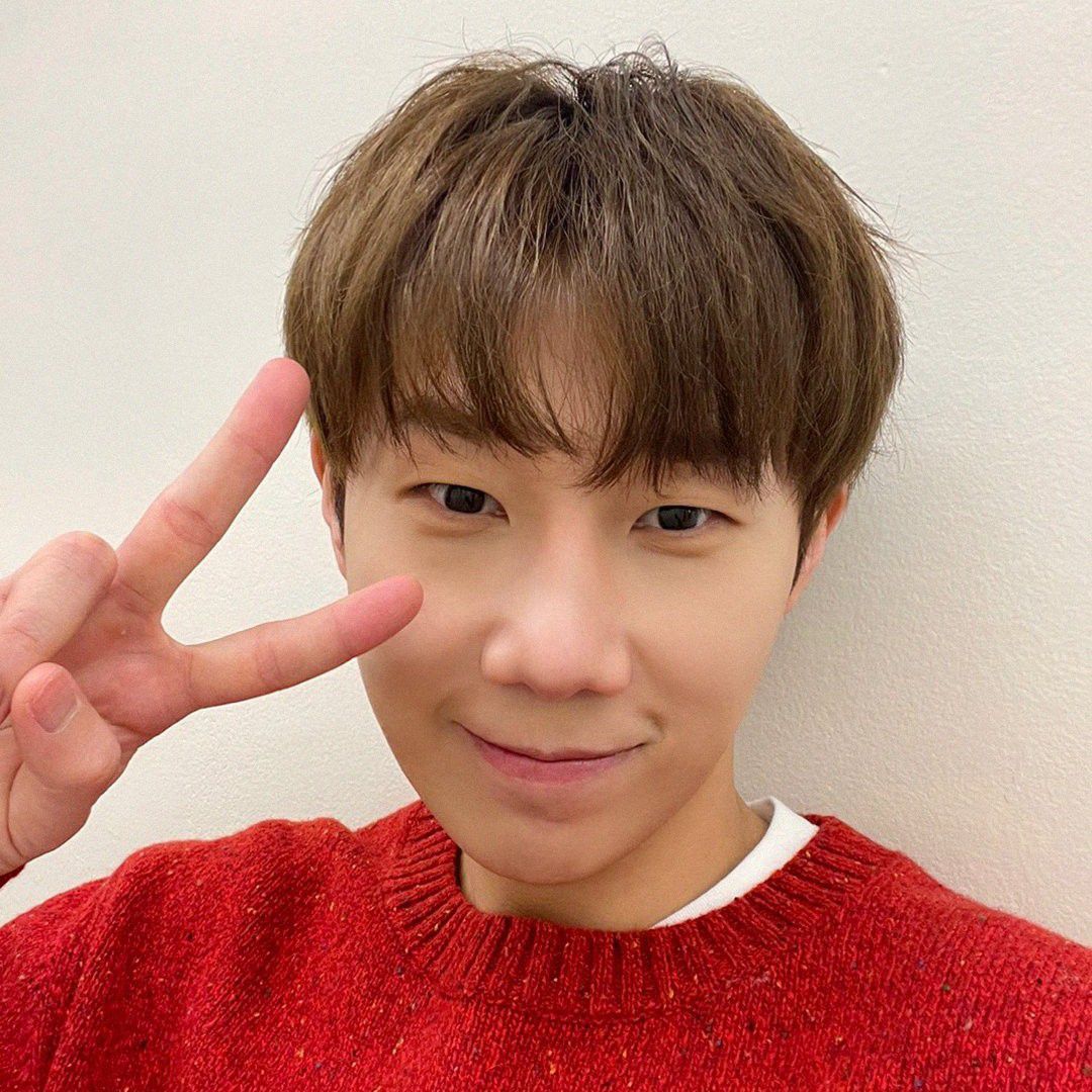 A moment captured by Sungkyu (INFINITE)'s fan