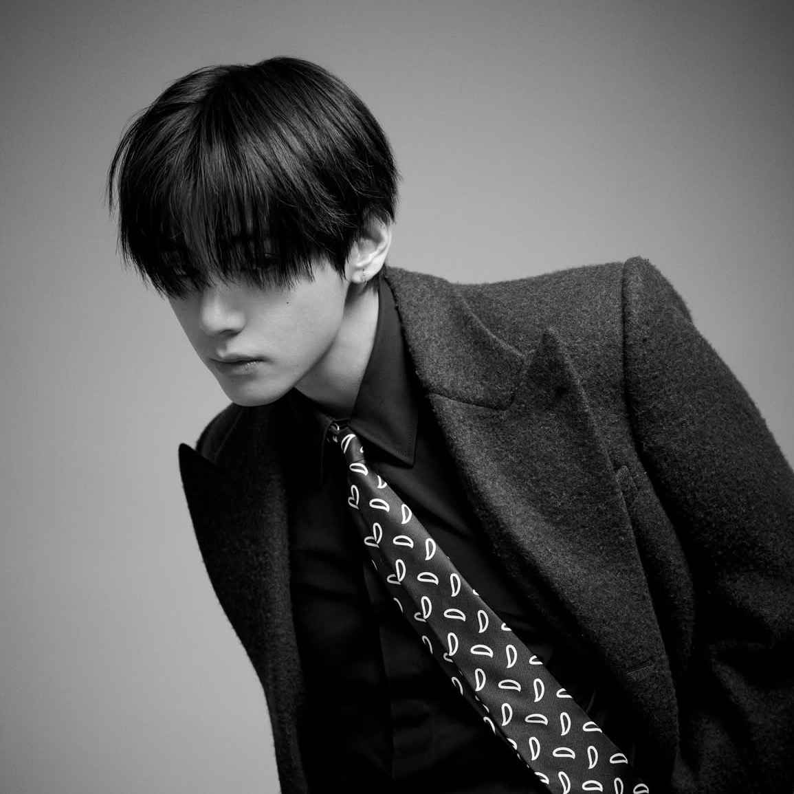 뷔 (방탄소년단)의 최신 사진