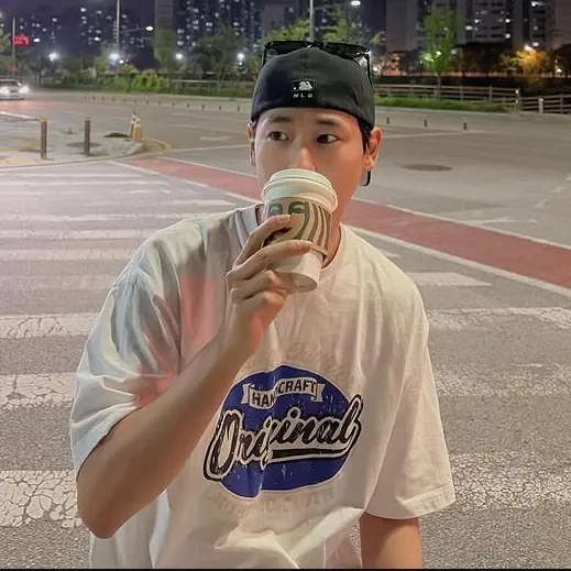 A moment captured by Choi Byungchan's fan