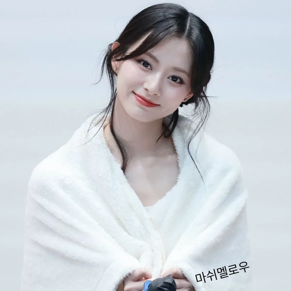 Latest photo of Tzuyu (TWICE)