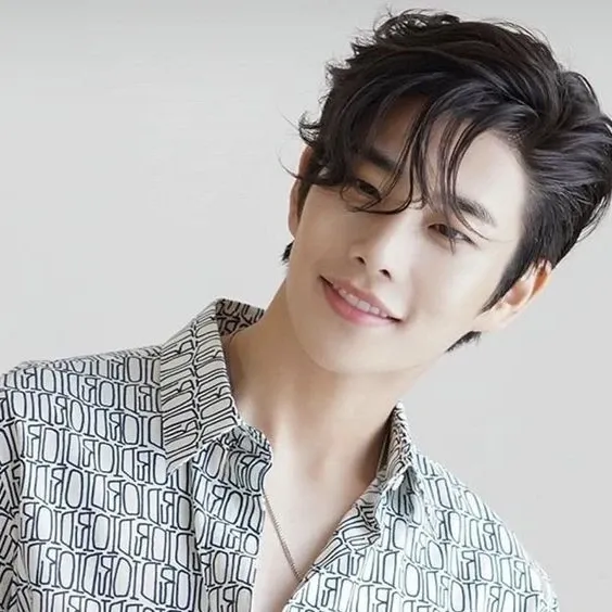 Behind-the-scenes cut of MJ (ASTRO)