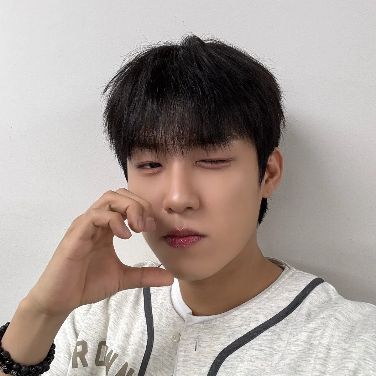 Behind-the-scenes cut of Park Woojin (AB6IX)