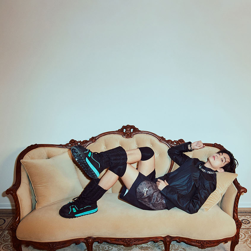 Foto aktivitas terbaru V (BTS)