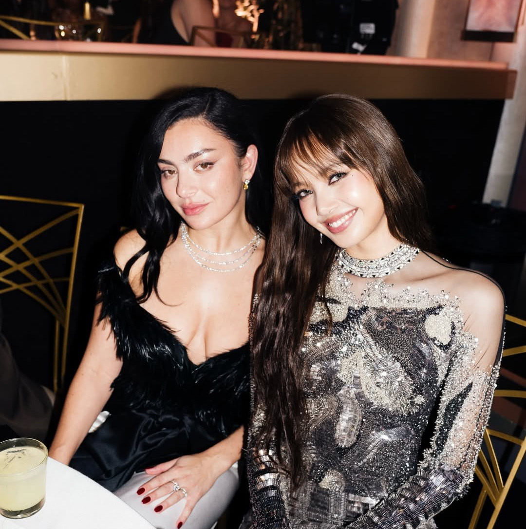 리사 (BLACKPINK)의 최신 사진