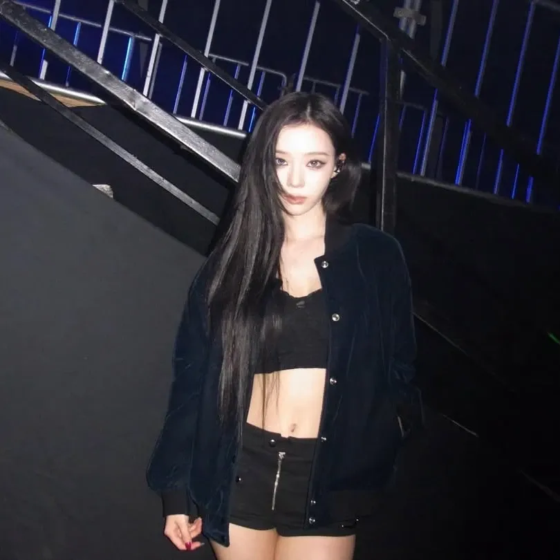 Recent activity shot of Winter (aespa)