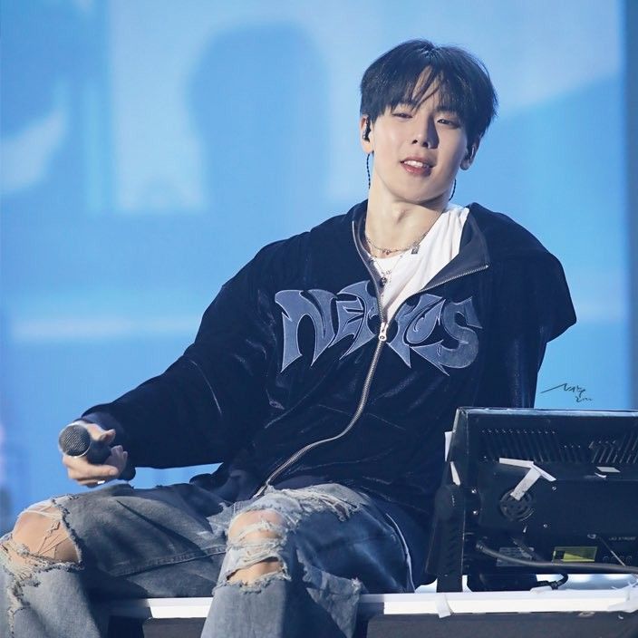 Foto aktivitas terbaru MONSTA X