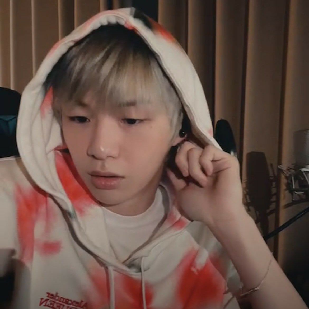 강다니엘 최근 활동샷