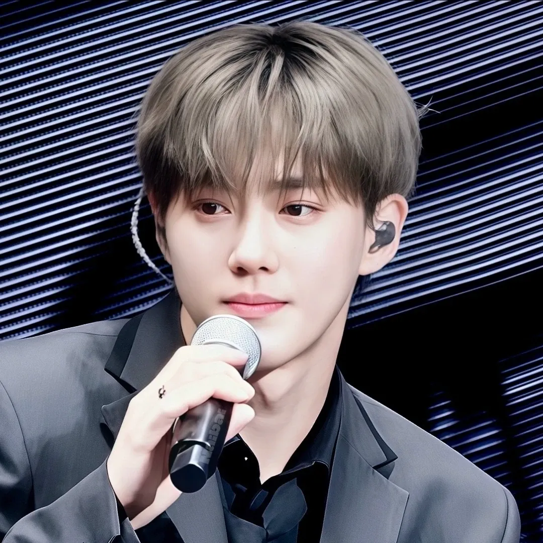 A moment captured by Suho (EXO)'s fan