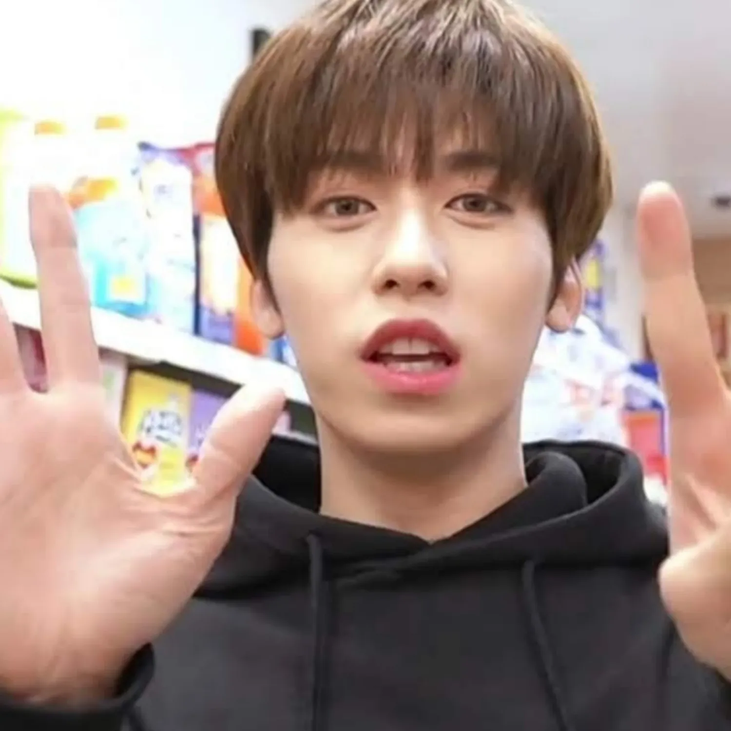 Behind-the-scenes cut of Keonhee (ONEUS)