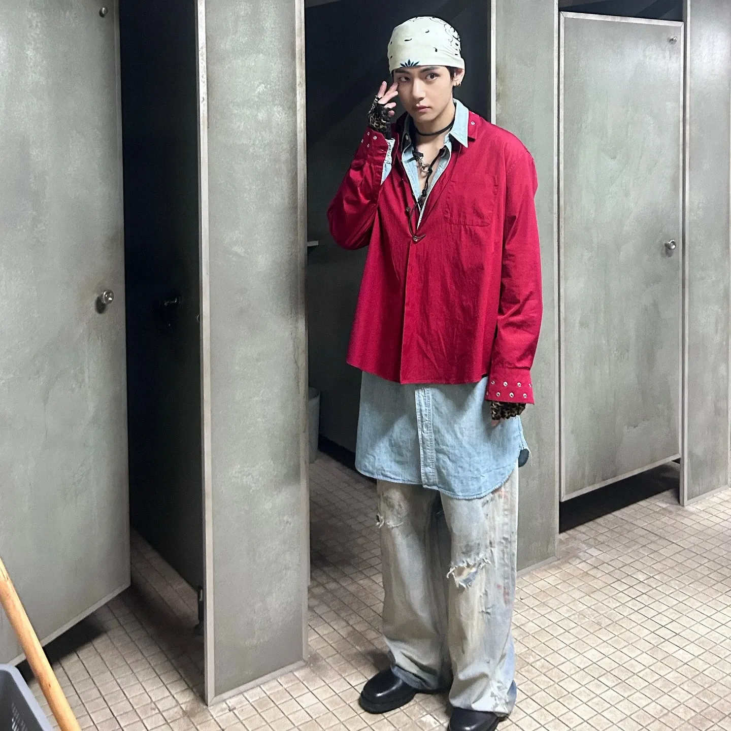 Foto aktivitas terbaru V (BTS)