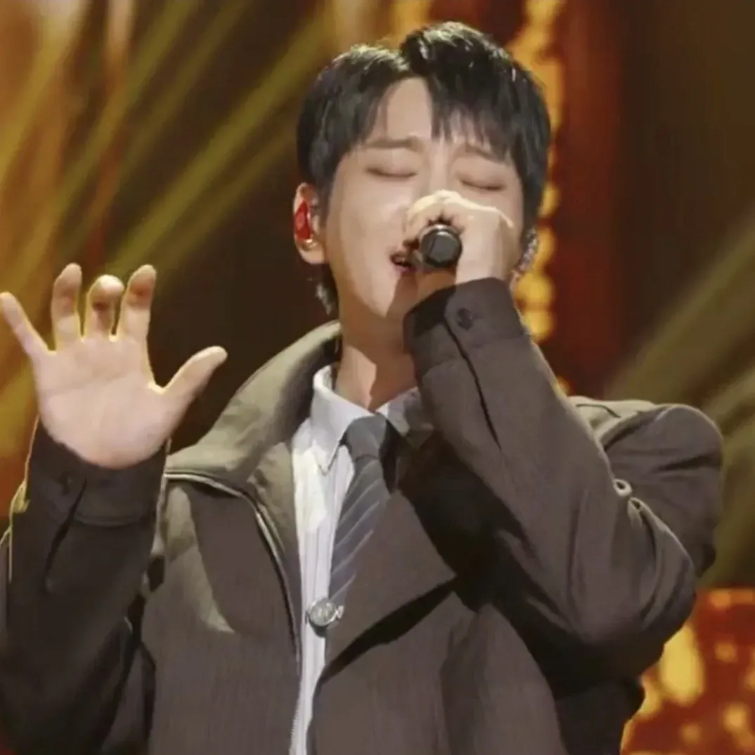 Behind-the-scenes cut of Hwang Chiyeol