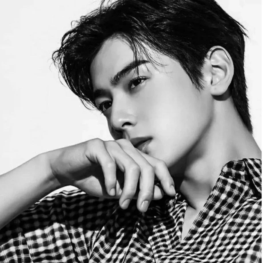 Recent activity shot of Eunwoo (ASTRO)