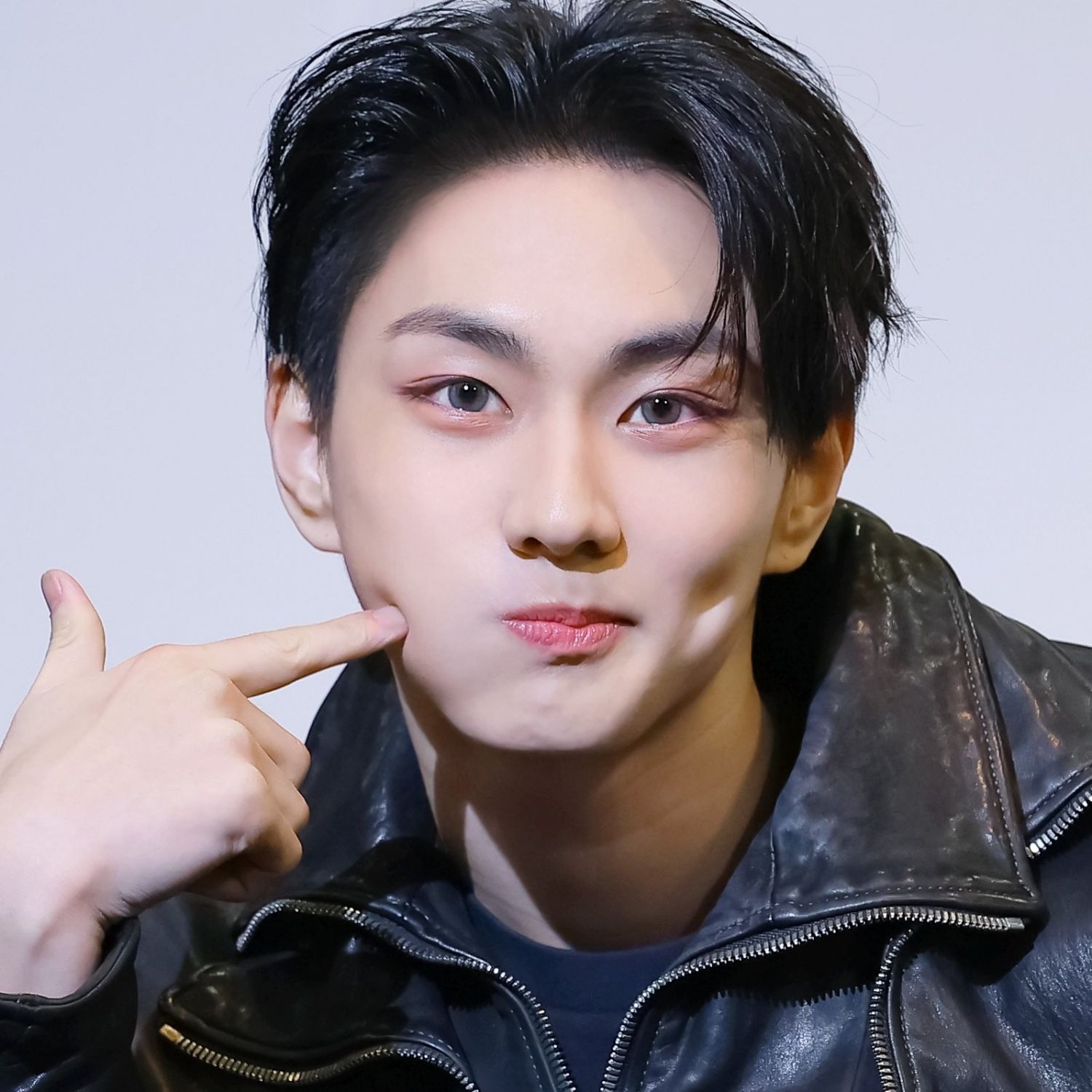 Behind-the-scenes cut of Jungwon (ENHYPEN)