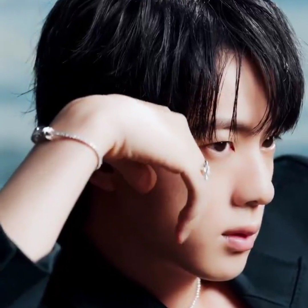 ジン (BTS)の最近の活動写真