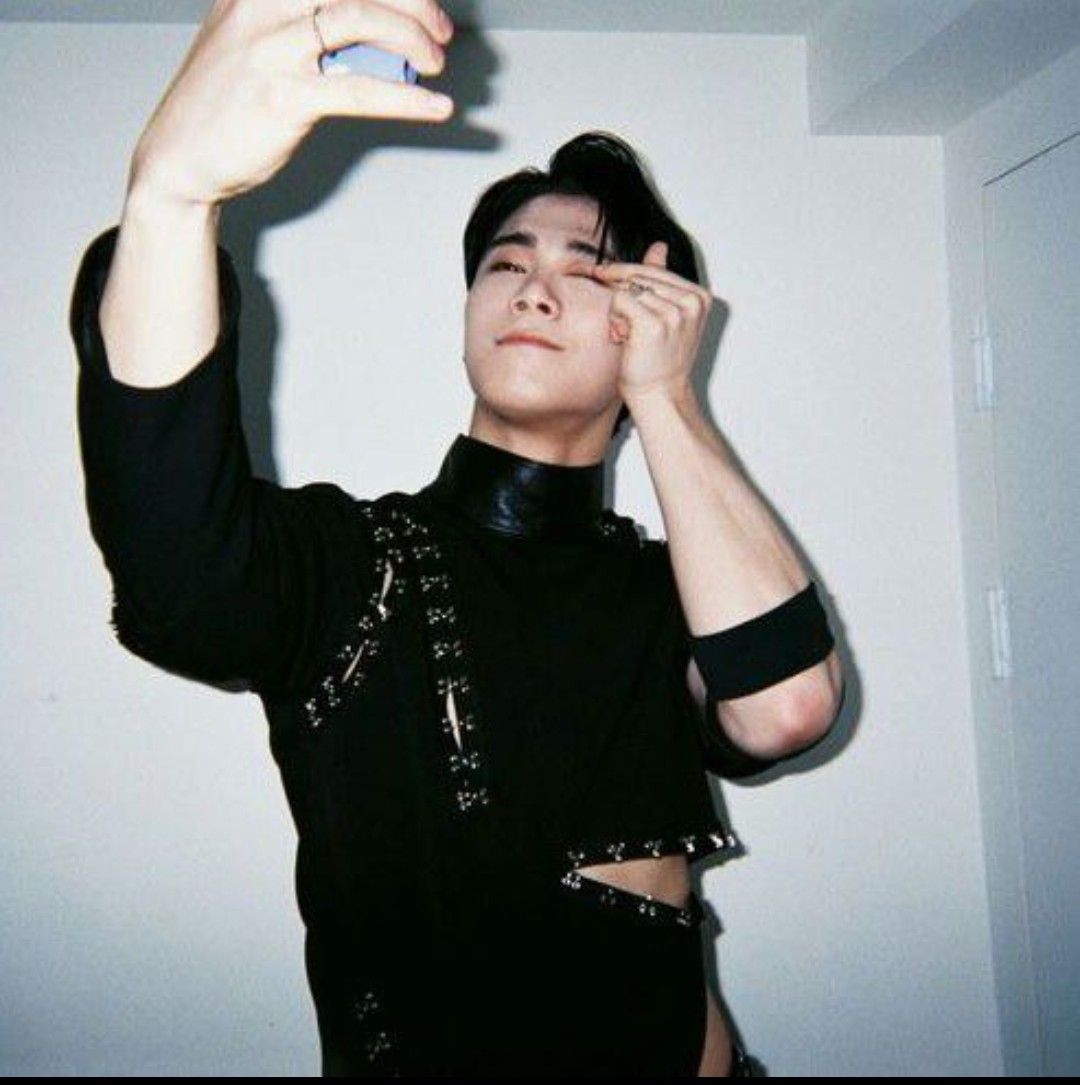 A moment captured by Moonbin (ASTRO)'s fan