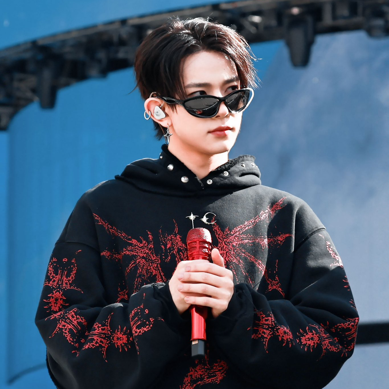 에반의 최신 사진