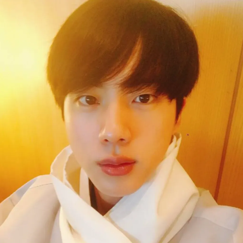 진 (방탄소년단) 최근 활동샷