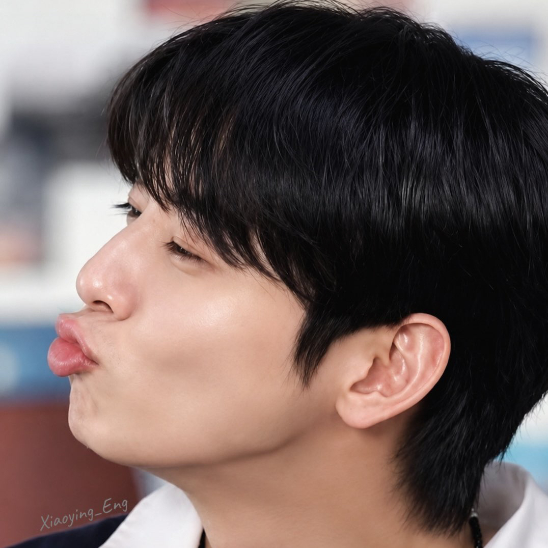 A moment captured by Eunwoo (ASTRO)'s fan