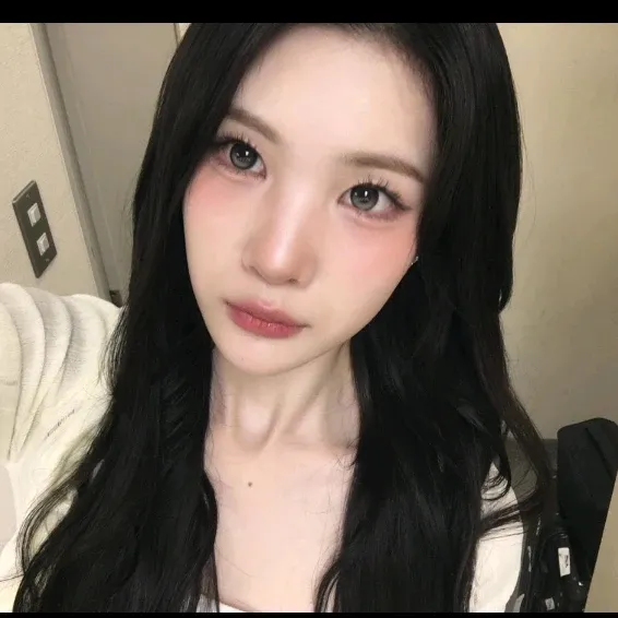 A moment captured by Juun (Hearts2Hearts)'s fan