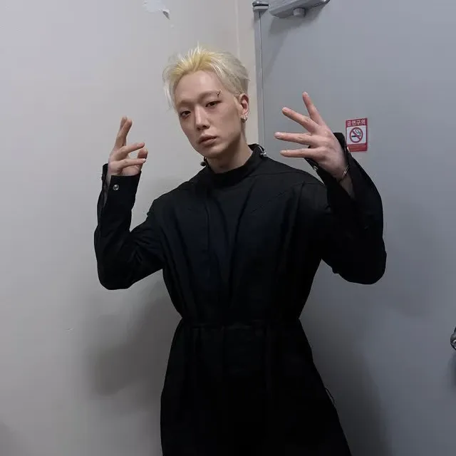Recent activity shot of BOBBY (iKON)