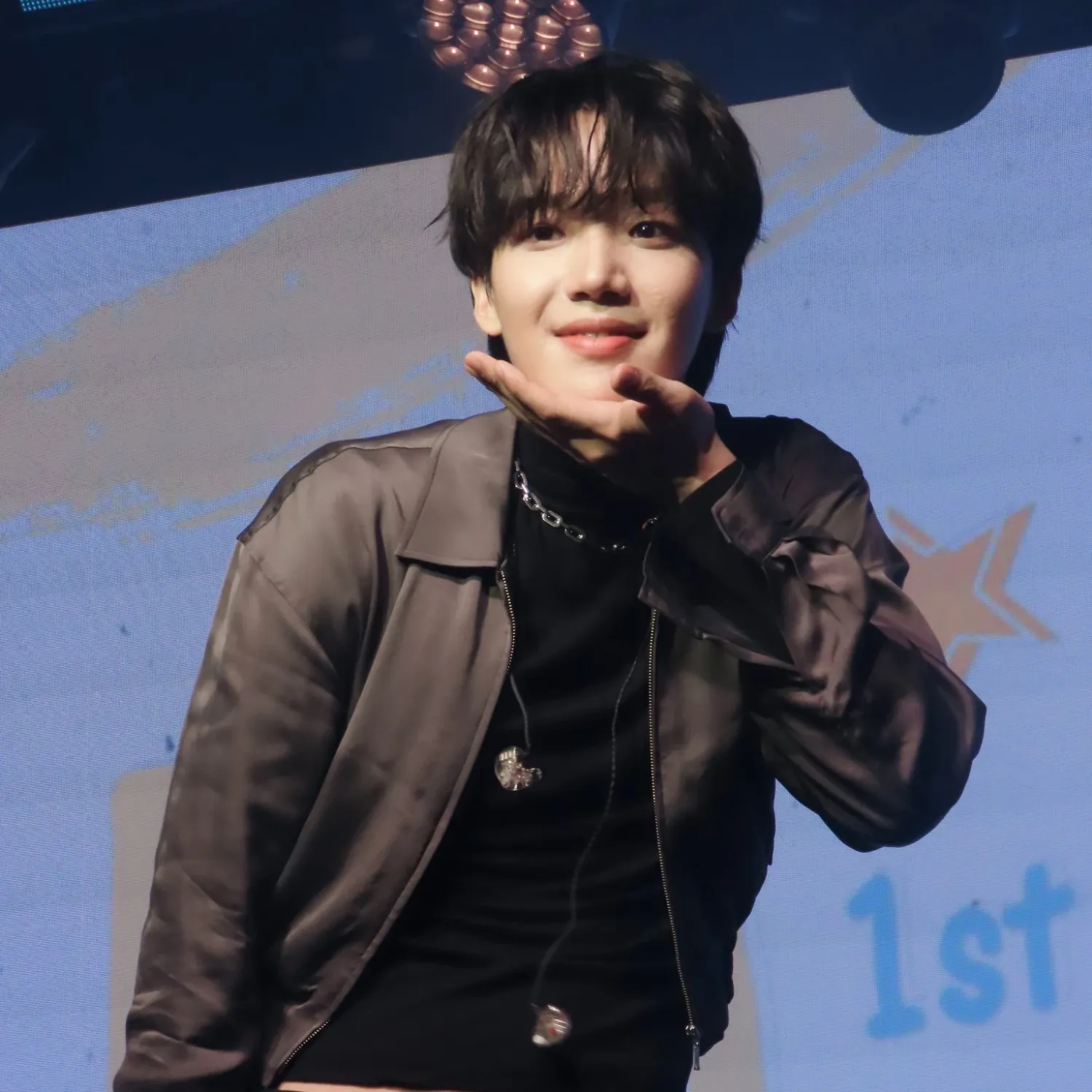 Foto aktivitas terbaru Lim Youngmin