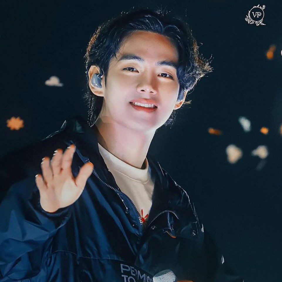 뷔 (방탄소년단) 최근 활동샷