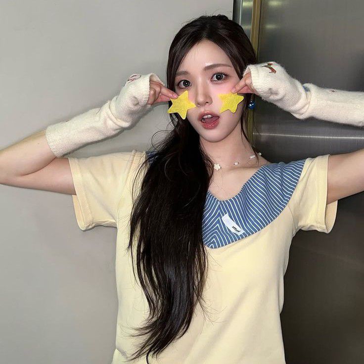 A moment captured by Yuha (Hearts2Hearts)'s fan