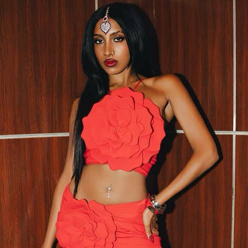 Behind-the-scenes cut of Lara (KATSEYE)