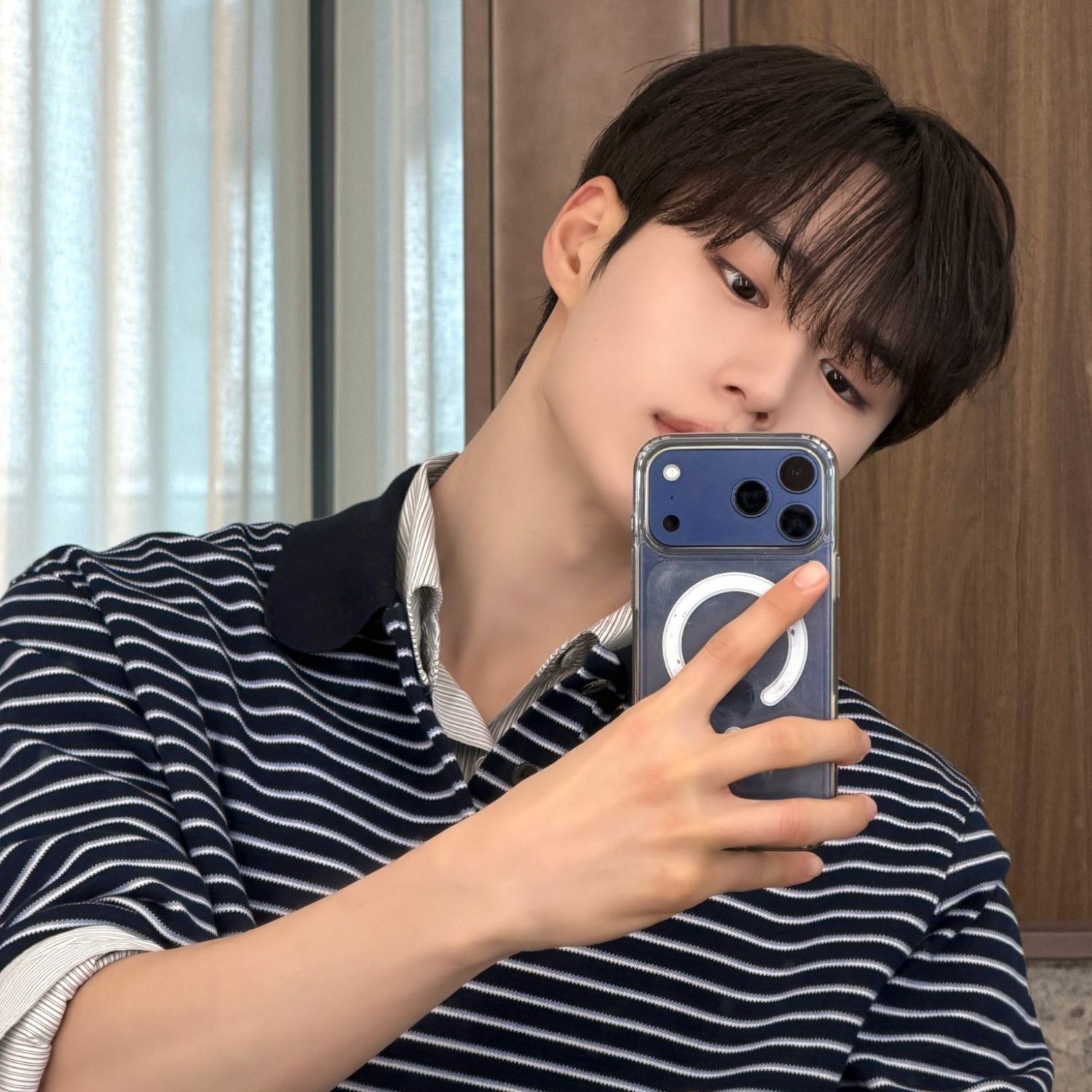 Behind-the-scenes cut of Kim Junseo (ALPHA DRIVE ONE)