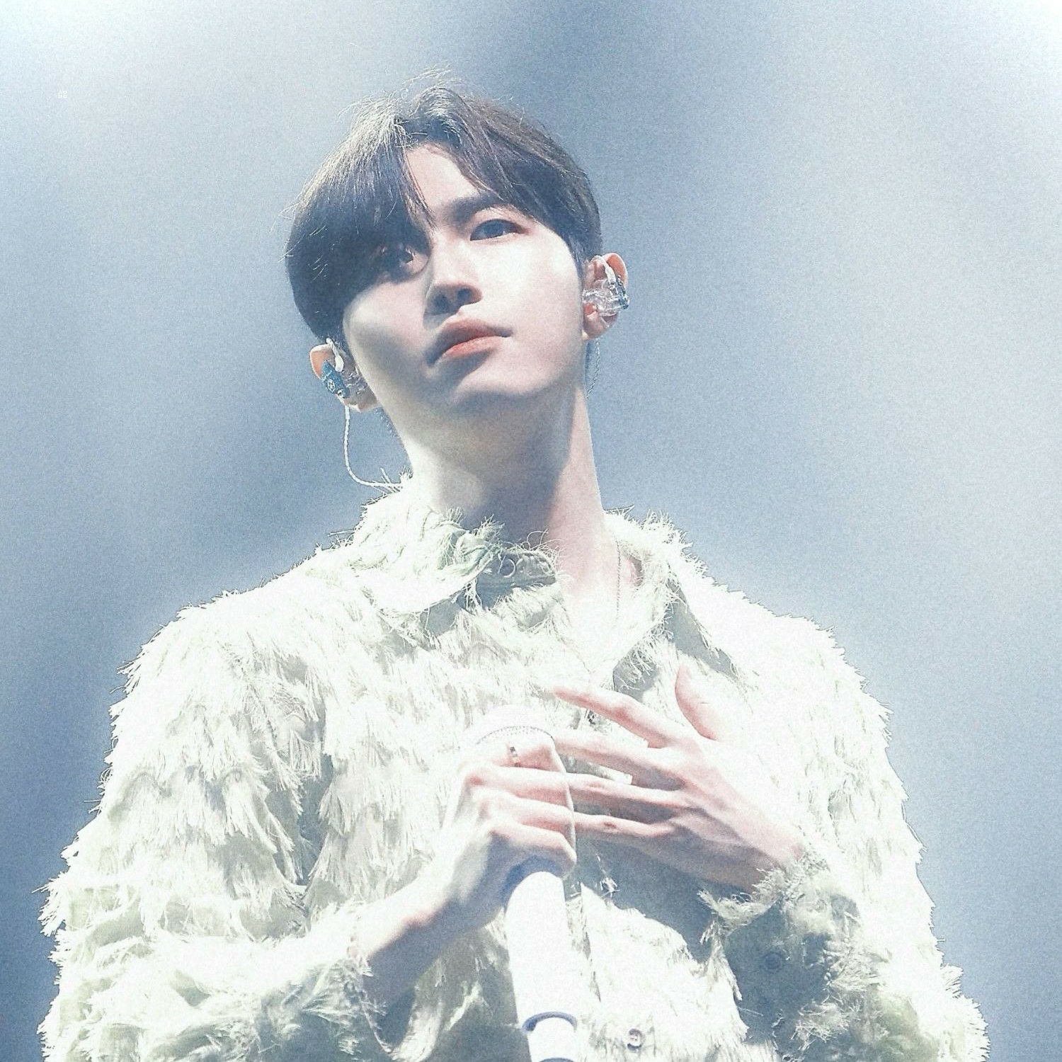 Foto terbaru Kim Jaehwan