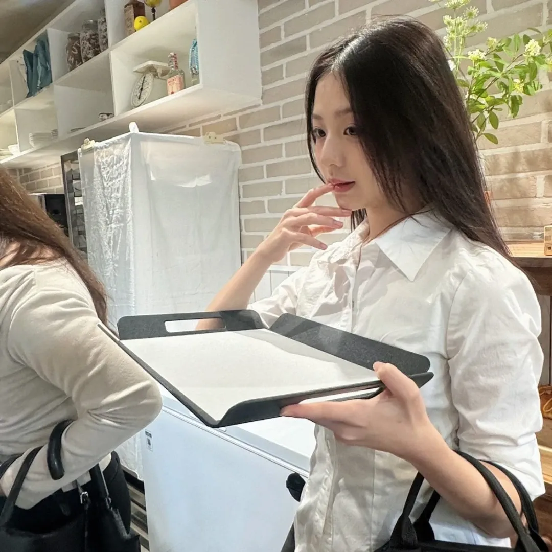 Recent activity shot of Seowon (UNIS)